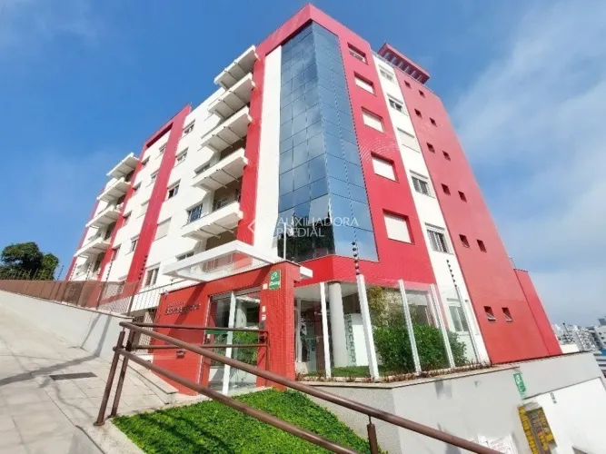 Apartamento Mobiliado para Locação no Centro - Sofisticação e Conforto Próximo à Beira-Mar