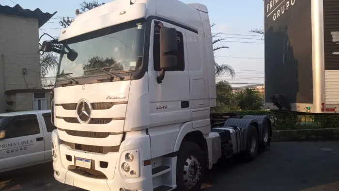 Cavalo Mecânico Branco