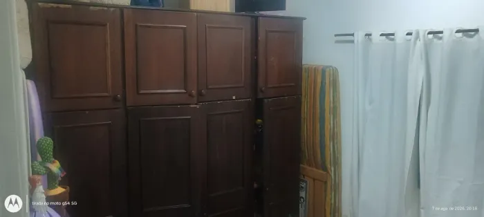 Guarda roupa madeira maciça embuia