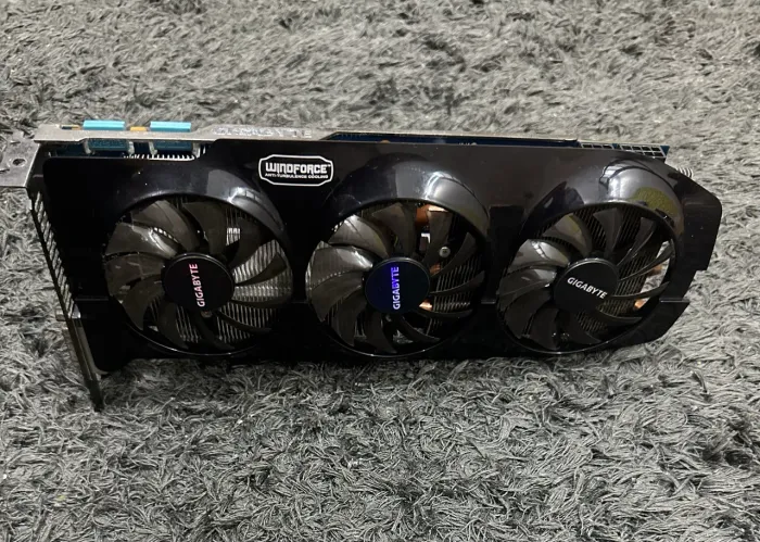 PLACA DE VIDEO DDR5 RTX 670 4GB 256BITS