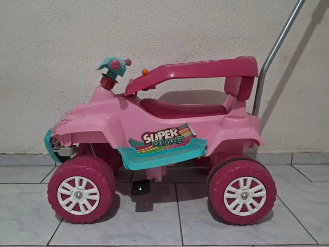 Carrão quadriciclo com pedall