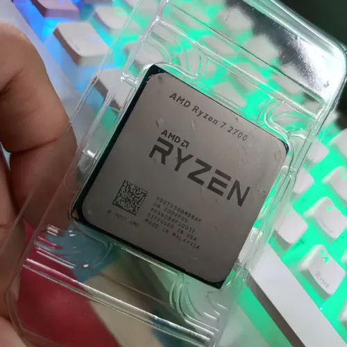 AMD Ryzen 7 2700
