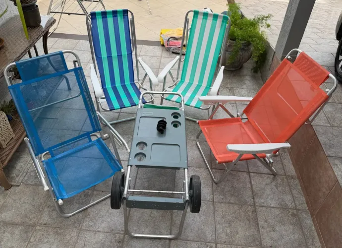 Título: Kit Praia Completo - 4 Cadeiras, Carrinho/Mesa e 2 Guarda-Sóis