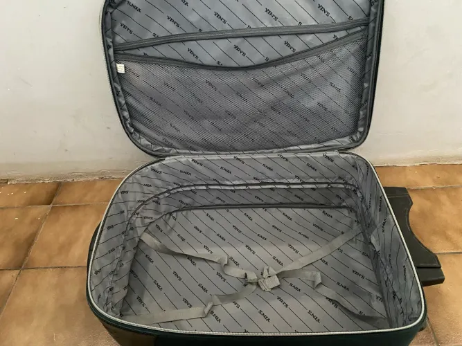 Vendo Mala de viagem 23 kg