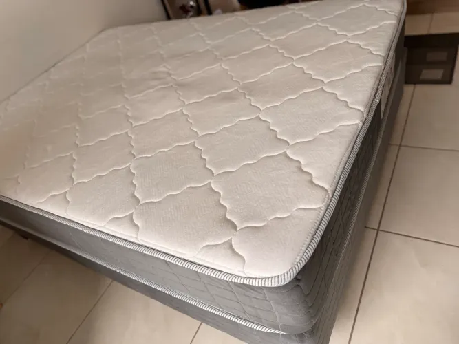 Vendo cama de casal seminova 