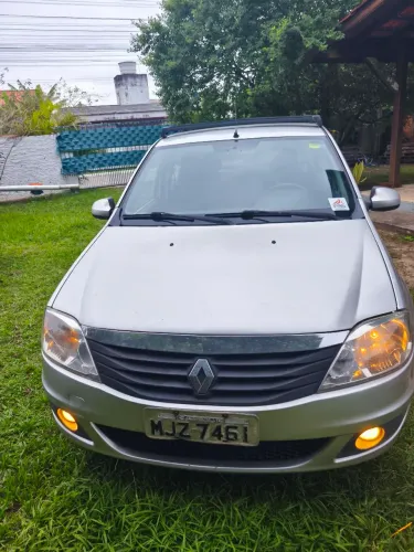 Renault Logan Expression Hi-flex 1.6 16V 4P AUT 2012