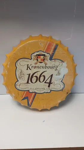 placa decorativa de metal no formato de tampinha de garrafa - 35 cm de diâmetro