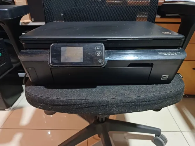 Impressora HP deskjet adiantamento 5525 usada em excelente estado.
