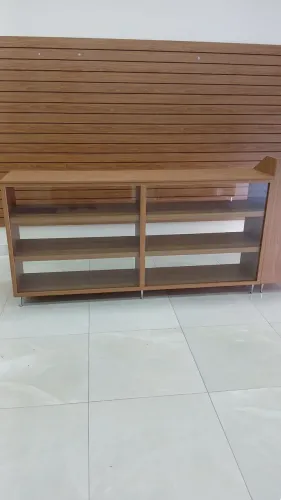 Balcão expositor atendimento em mdf preço só domingo