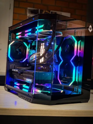PC Gamer High-End: Ryzen 7 7800X3D + RTX 4070 SUPER | 32GB 6000MHZ | SSD