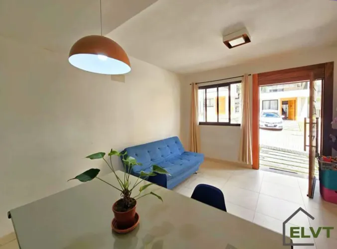 Casa em Condomínio de Alto Padrão em Cotia | 3 Quartos (1 suíte) e Lazer