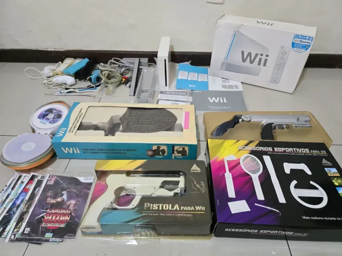Nintendo wii com diversos acessórios 