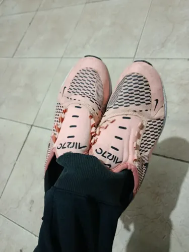 Tênis Air Max 270