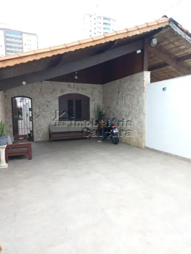 Casa para Venda em Praia Grande, Maracanã, 2 dormitórios, 2 suítes, 3 banheiros, 4 vagas