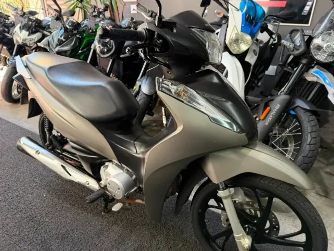HONDA BIZ 125 2023 18.000km - Único dono - Revisada