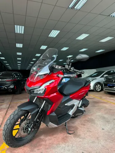 Honda ADV 160 2025 Vermelha | Apenas 3.700 km | Automática | Gasolina