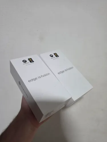 Edge 70 fusion Branco 256gb 8gb + 16gb Lacrado