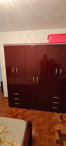 Armário/Guarda-roupas grande