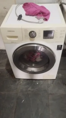 Uma lava e seca um ótimo estado 8,5 kg marca Samsung