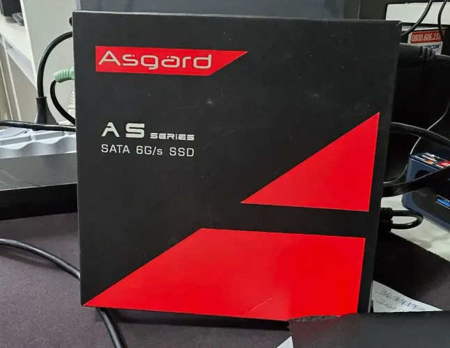 SSD SATA3 4Teras usado ótimo estado.