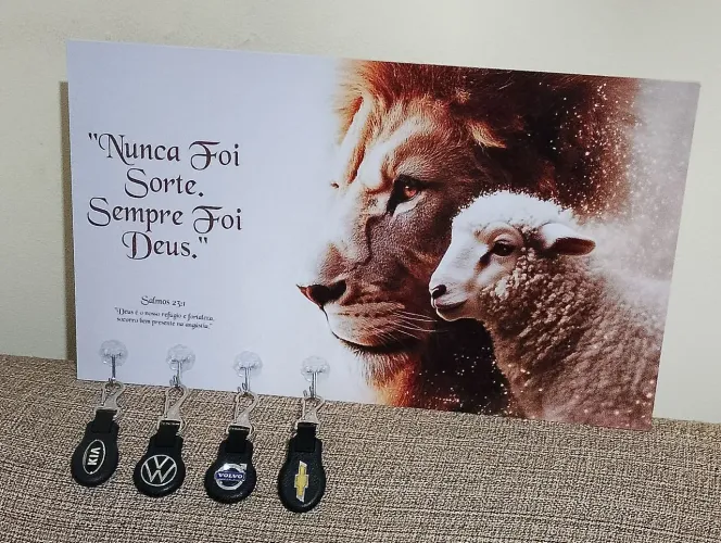 Quadro decorativo com porta Chaves e luz de led 
