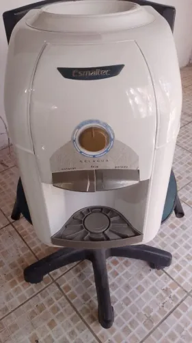 VENDO UM GELAGUA ESMALTEC
