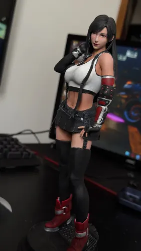 Tifa lockhart escala 1/6 (final fantasy 7 remake) 30cm