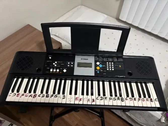 Vendo teclado YAMAHA PSR E223
