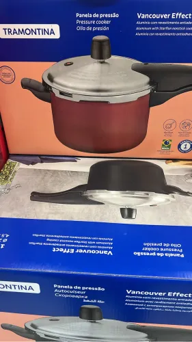 Vendo panela de pressão Tramontina nova