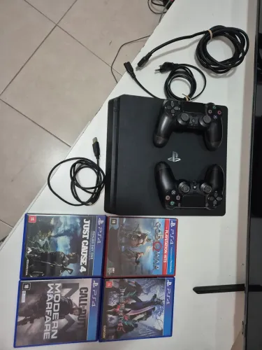 PS4 USADO FUNCIONANDO PERFEITAMENTE COM 2 CONTROLES E 4 JOGOS!