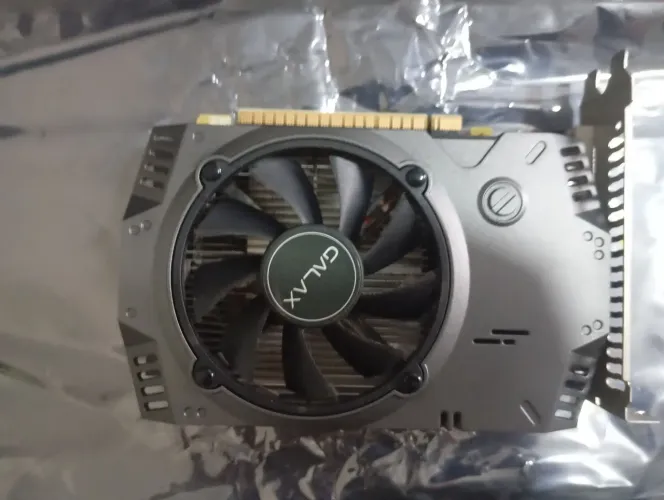 Placa de vídeo GT 730 4Gb DDR3 PCI-E 2.0 em perfeito usada em perfeito estado