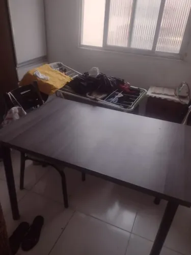 Mesa com 4 cadeiras