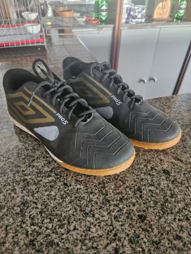 Chuteira Umbro 40 Pro 5 - Futsal/Society