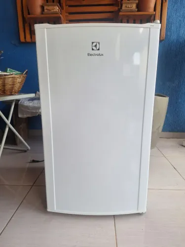 Frigobar Electrolux RE 120 - 122 Litros