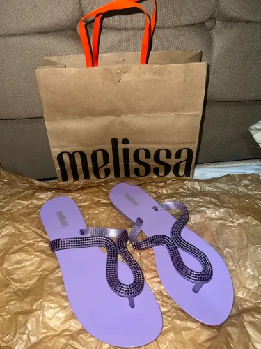 vende-se chinelo melissa vegan 
