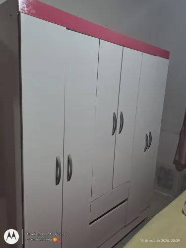 Guarda roupa 6 portas
