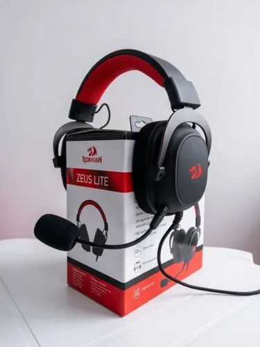 Fone Redragon Zeus Elite