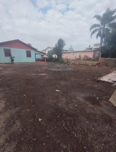 Casa com 3 Quarto(s) e 1 banheiro(s) para Alugar, 100 m² por R$ 2300 / Mês