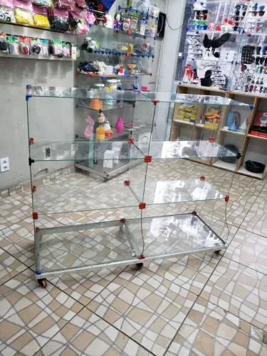Vitrine de Vidro temperado com base móvel