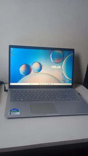 Notebook Vivobook Asus 11gen Intel core i3-11 4RAM