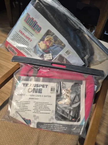 Assento Pet - 1 rosa e 1 preto.