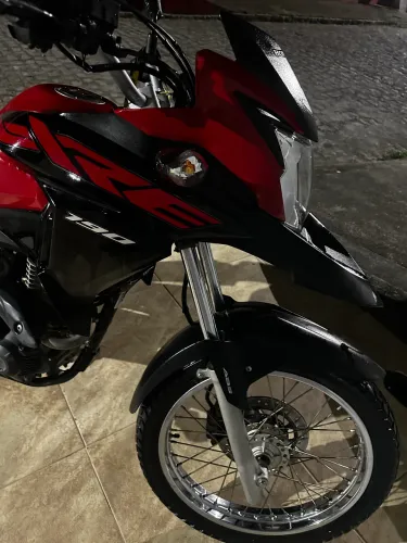 Moto impecável