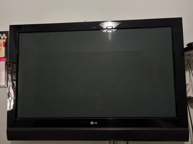 Vende-se TV LG 42 polegadas analógica