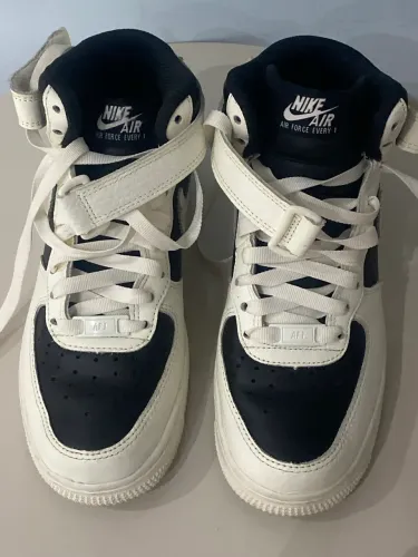 Nike Air Force 1 branco e preto