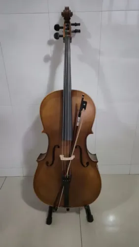 Violoncelo 3/4 Vogga em excelente estado de conservação