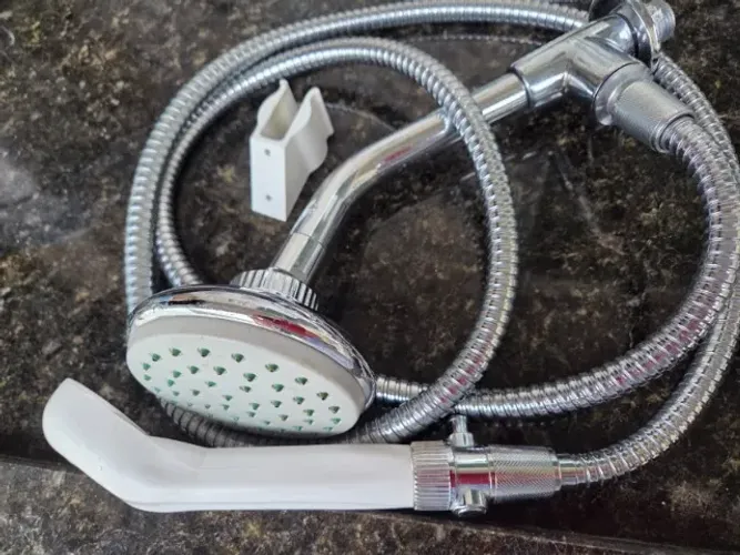 Vendo 3 Duchas Fame, inox para água fria ou sistema de aquecimento, com desviador, manguei