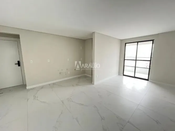 Apartamento com 2 dormitórios e 2 vagas na Vila Operária | Itajaí