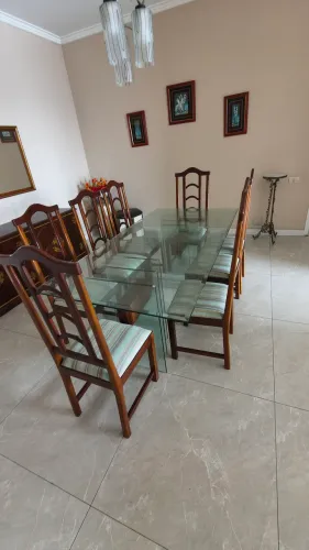 Conjunto mesa de vidro com 8 cadeiras