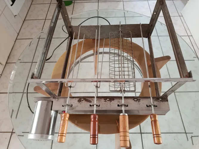 Giragrill em aço inox com 4 espetos