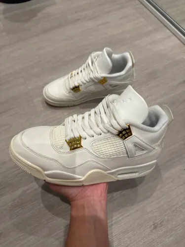 Air Jordan 4 Metallic Gold
